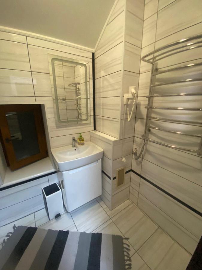 Kozak'S Dream Hotel คาเมียเนตส์-โปดิลสกี ภายนอก รูปภาพ
